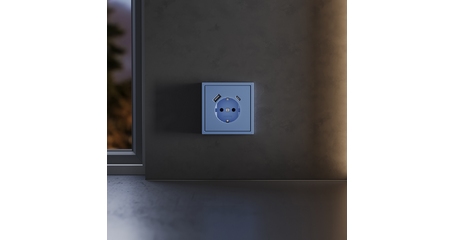 Накладка для розетки с заземлением и защитными шторками, с USB A+C Voltum S70 (деним) VLS001015